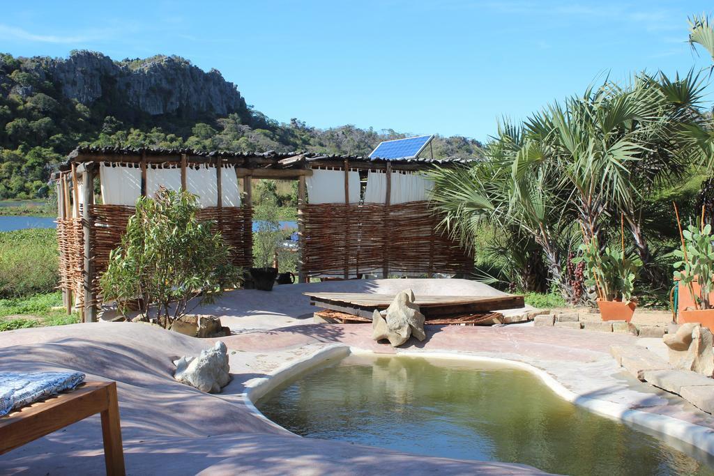 Iharana Bush Camp Hotel Ambondromifehy Екстериор снимка